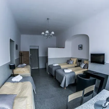 Pod Jedynka - Jednosci Narodowej 3/1 * Sklářská Poruba